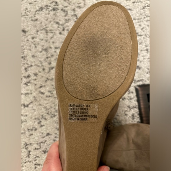 Suede Rampage booties - Picture 2 of 3